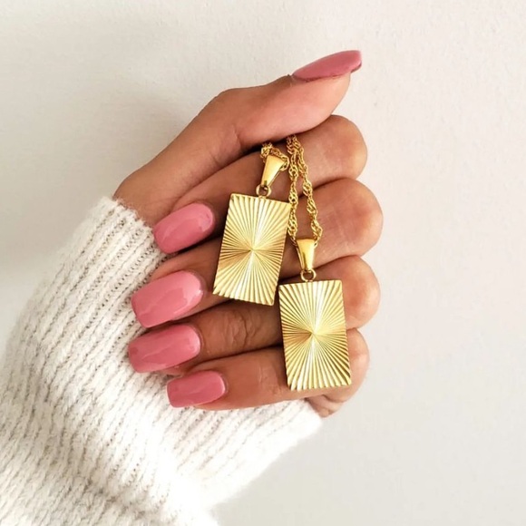 Necklace from My Bijoux Toronto - Picture 1 of 1